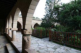 Foto: Das Kloster Ayios Nicolaos ton Gaton (St.Nikolaus zu den Katzen) auf Zypern.