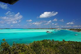 Foto: Segelboote vor der Exuma Insel Warderick Wells - Bahamas.