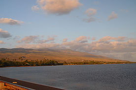 Foto: Blick vom Pier in Kaunakakai auf Molokai.