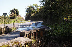 Foto: Road to Hana - einspurige Brücke.