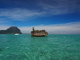Der Chrystal Rock und das Meer vor Mauritius