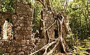 Fotos: Die Ruinen der Kommandanten und der Garde des fort Shirley auf Dominika.