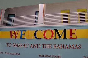 Foto: Willkommen auf der Karibik Insel Nassau - Bahamas.