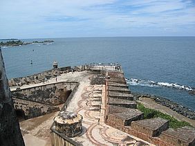 Castillo de San Felipe del Morro mit Blick auf die HafeneinfahrtBlick vom Castillo de San Felipe del Morro